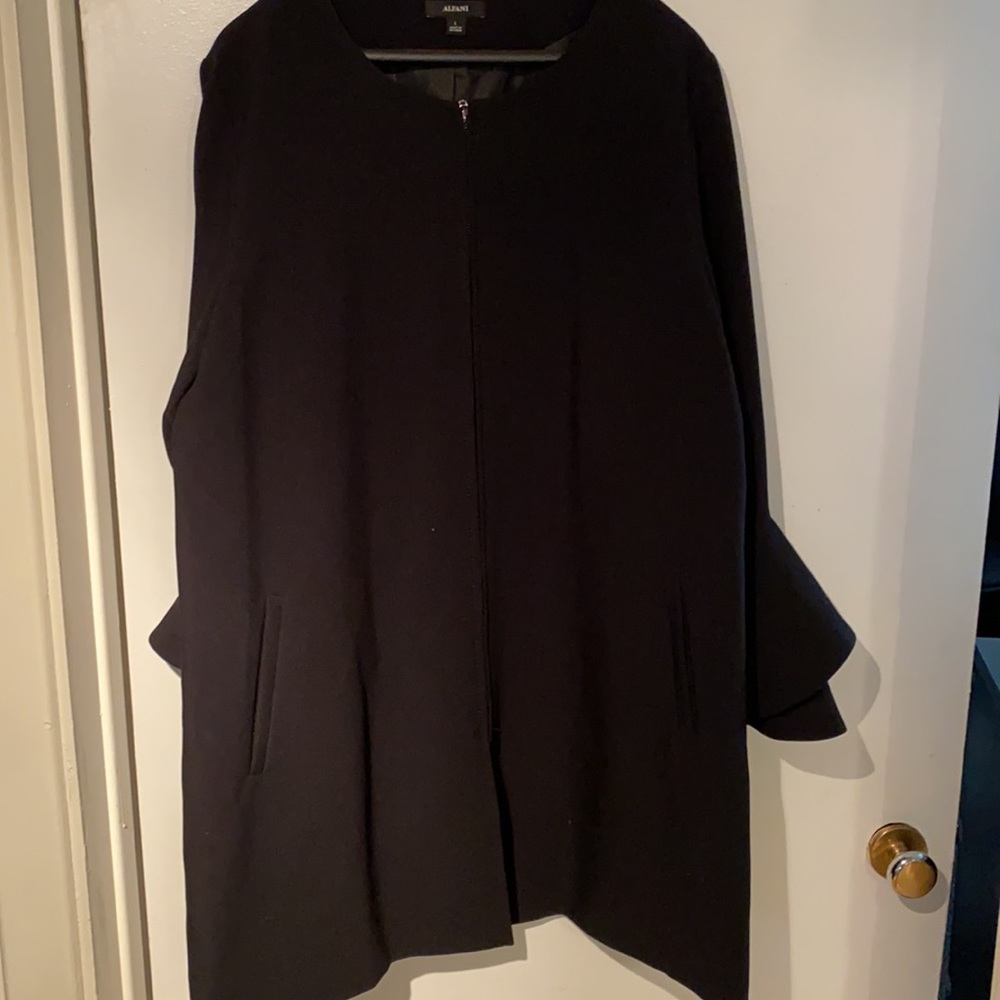 Black coat - Picture 2 of 4
